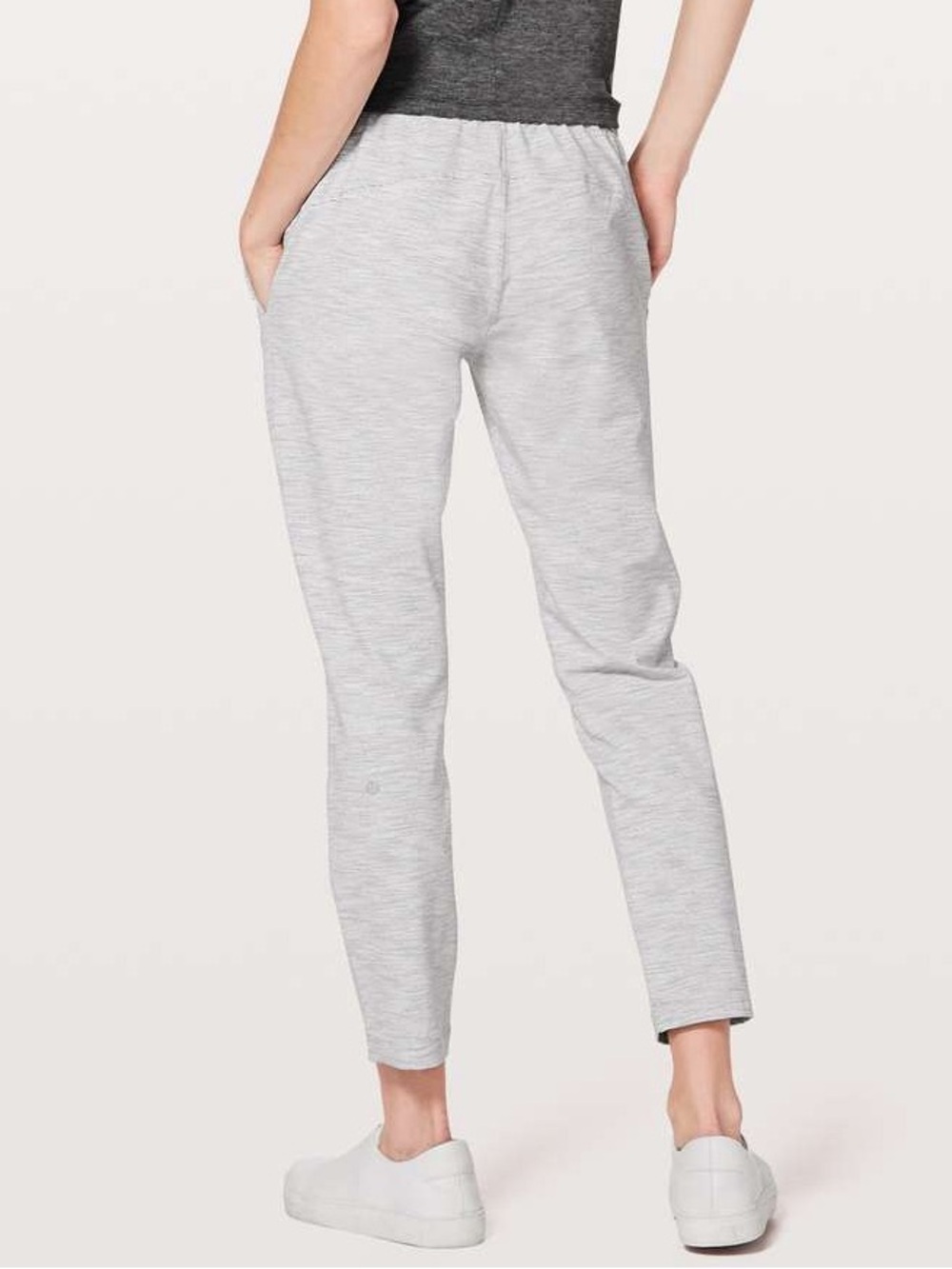 Lululemon On The Fly Pant *28" - Sz 4 - Picture 3 of 9